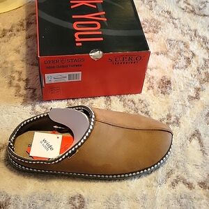 Men's indoor/outdoor slippers size 10 wide width